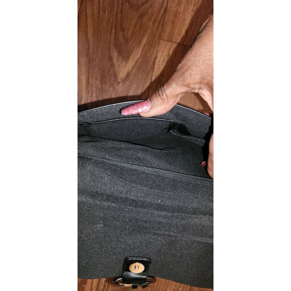 Crossbody Purse  - Picture 5 of 7
